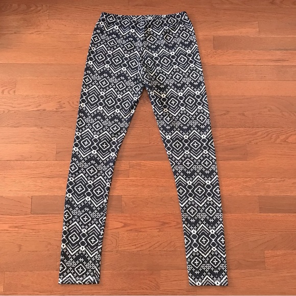 Navy & White Geometric Print Leggings Women’s Small or Junior’s Medium - Picture 4 of 11